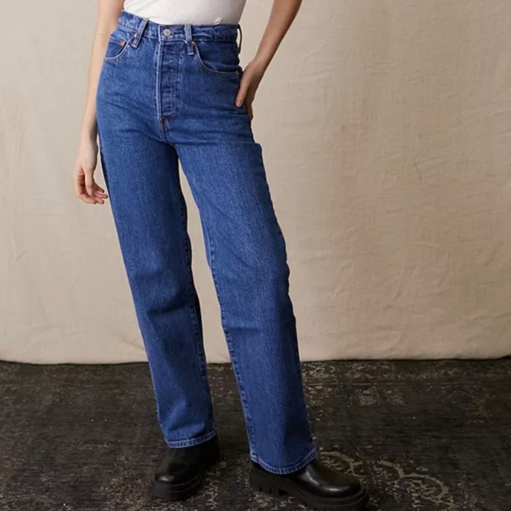 Levi premium rib cage straight ankle jeans